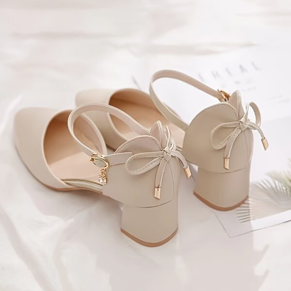 Newness Parisian Bow Sandals: Elegant women's bow sandals in a variety of colors. Perfect for adding a touch of Parisian chic to any outfit.