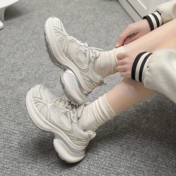 Newness Chunky Dad Sneakers: Comfortable and trendy chunky sneakers, perfect for elevating any outfit.