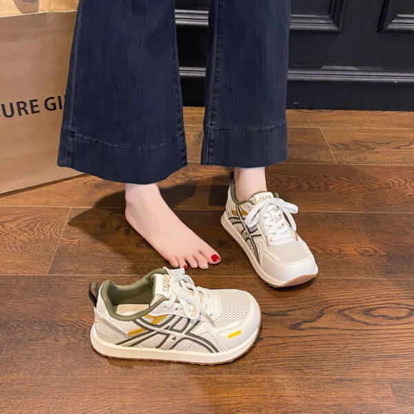 Newness Urban Escape Autumn Sneakers in rich fall colors, perfect for everyday wear. Stylish and comfortable footwear for the autumn season.