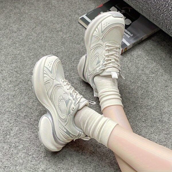Newness Chunky Dad Sneakers: Comfortable and trendy chunky sneakers, perfect for elevating any outfit.