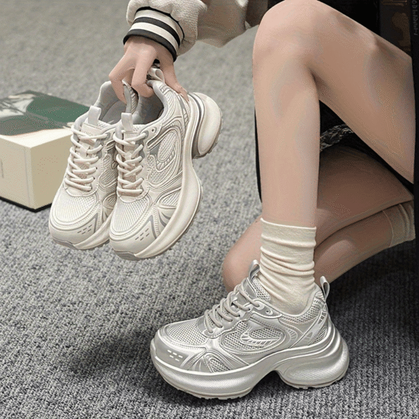 Newness Chunky Dad Sneakers: Comfortable and trendy chunky sneakers, perfect for elevating any outfit.
