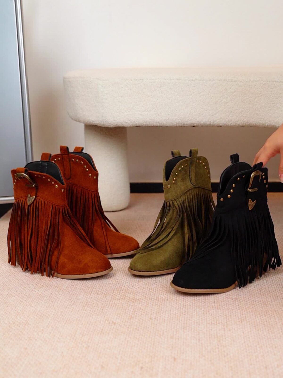 Newness Desert Bloom Western Boots Stylish western boots in a perfect fit showcasing the latest fashion trends