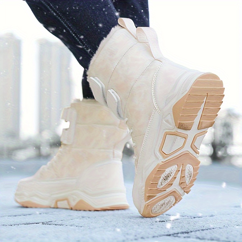 Stylish and durable Newness Arctic Explorer Winter Boots, perfect for girls conquering winter. Features warm lining and rugged outsole.