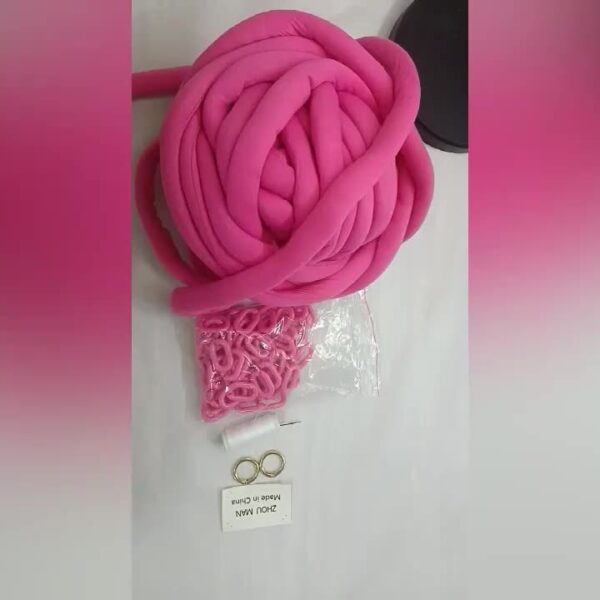 Unleash your creativity with the Newness Chloe DIY Chunky Chain Bag. A premium quality, chic, and on-trend bag, perfect for fashion lovers. Customize it to match your unique style!