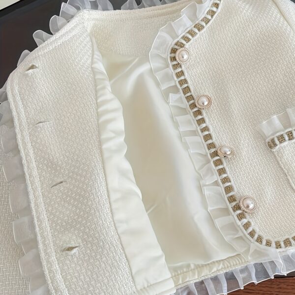 Adorable girls' skirt set in a chic, high-end design, perfect for any occasion.