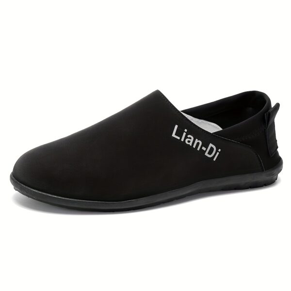Newness Lian-Di Men's Slip-On Loafers in navy blue, showcasing their breathable design and effortless style. Perfect for any occasion.