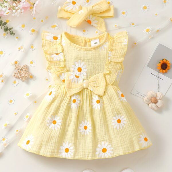 Adorable BrownBark daisy dress set perfect for summer. This cute and stylish outfit features a charming daisy print and is ideal for warm weather.