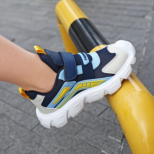 Newness Striped Hook & Loop Boys' Casual Shoes: Stylish and versatile boys' casual shoes in blue and white stripes, featuring breathable mesh and a comfortable EVA sole, perfect for spring and summer.