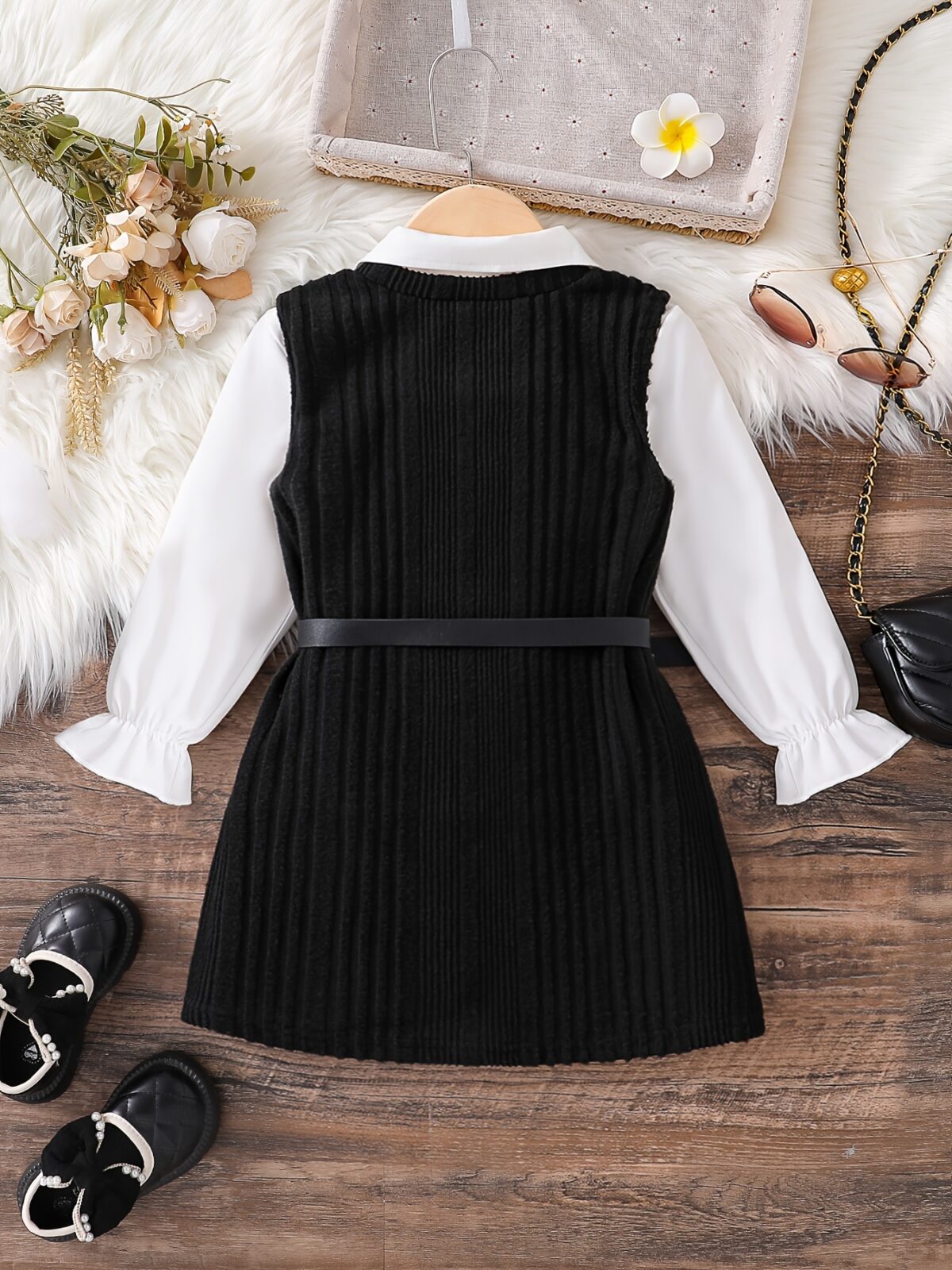 Adorable girls ruffle sleeve knit dress set perfect for spring or autumn The set features a stylish knit dress with elegant ruffle sleeves