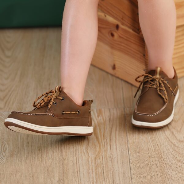 Newness Adventure-Ready Boys' Oxford Shoes: Lightweight, breathable, and perfect for everyday wear.