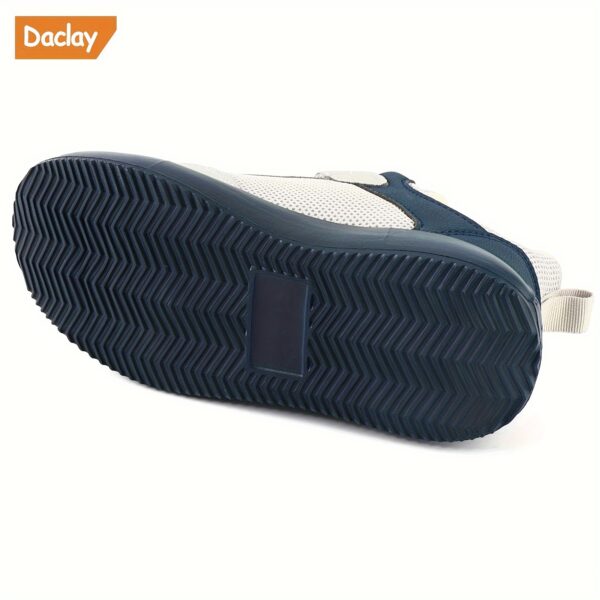 Stylish and comfortable DACLAY striped breathable boys' casual sneakers, perfect for all seasons. These shoes offer superior comfort and breathability.