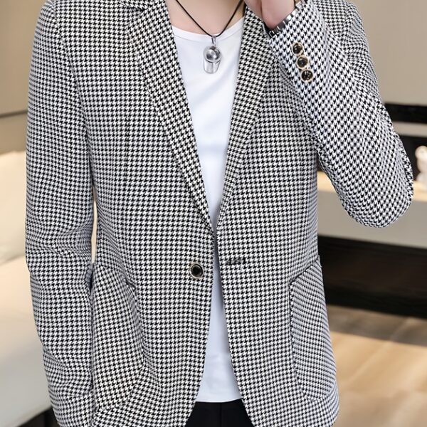 Newness Metropolitan Plaid Sport Coat in premium polyester, perfect for spring and autumn. Model wearing a stylish, sophisticated plaid sport coat.
