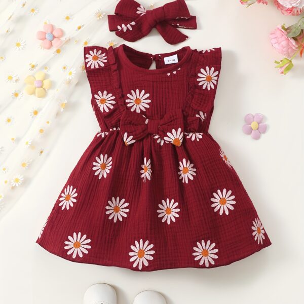 Adorable BrownBark daisy dress set perfect for summer. This cute and stylish outfit features a charming daisy print and is ideal for warm weather.