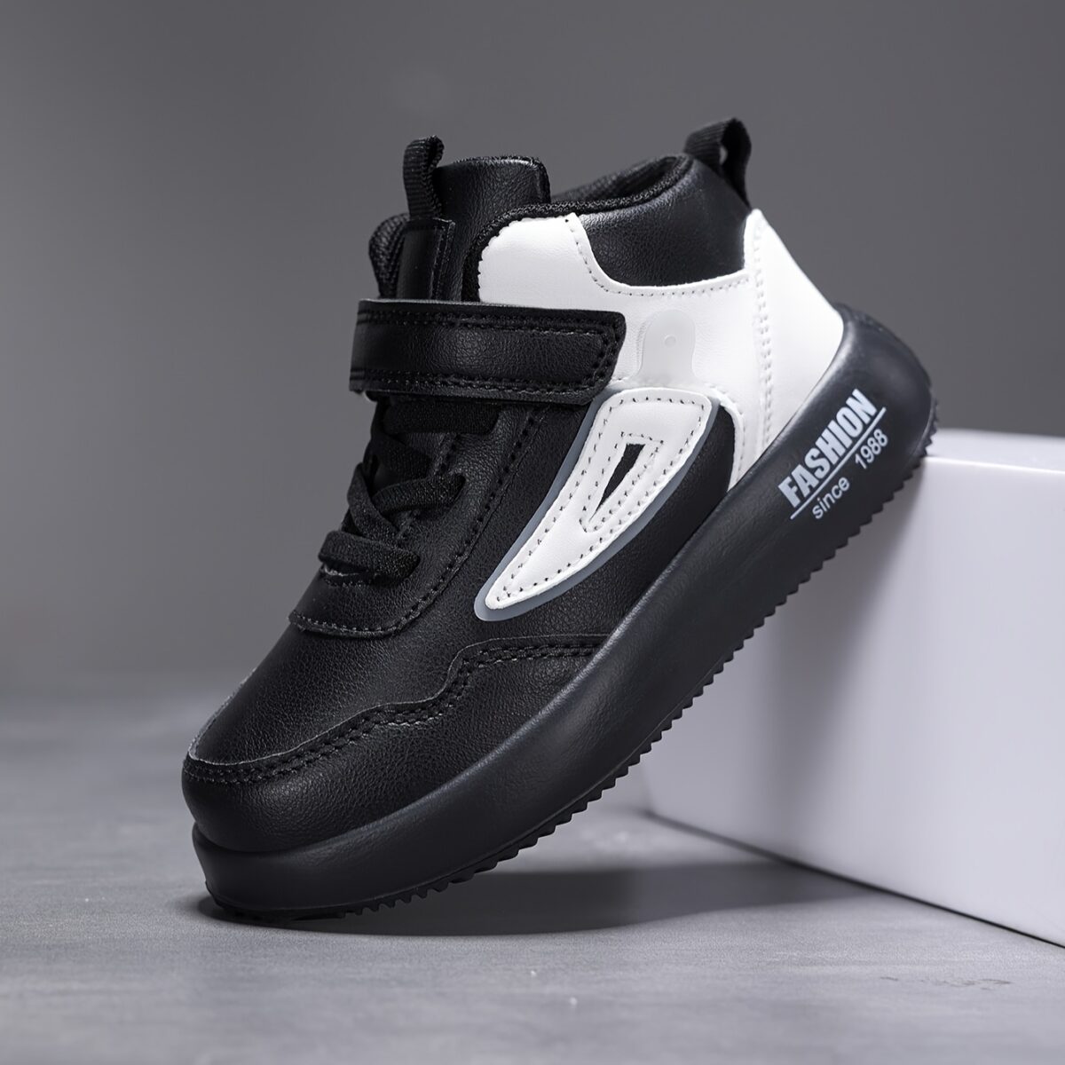 Stylish Retro Runner Kids Vintage Shoes in various colors Trendy footwear for kids from Newness