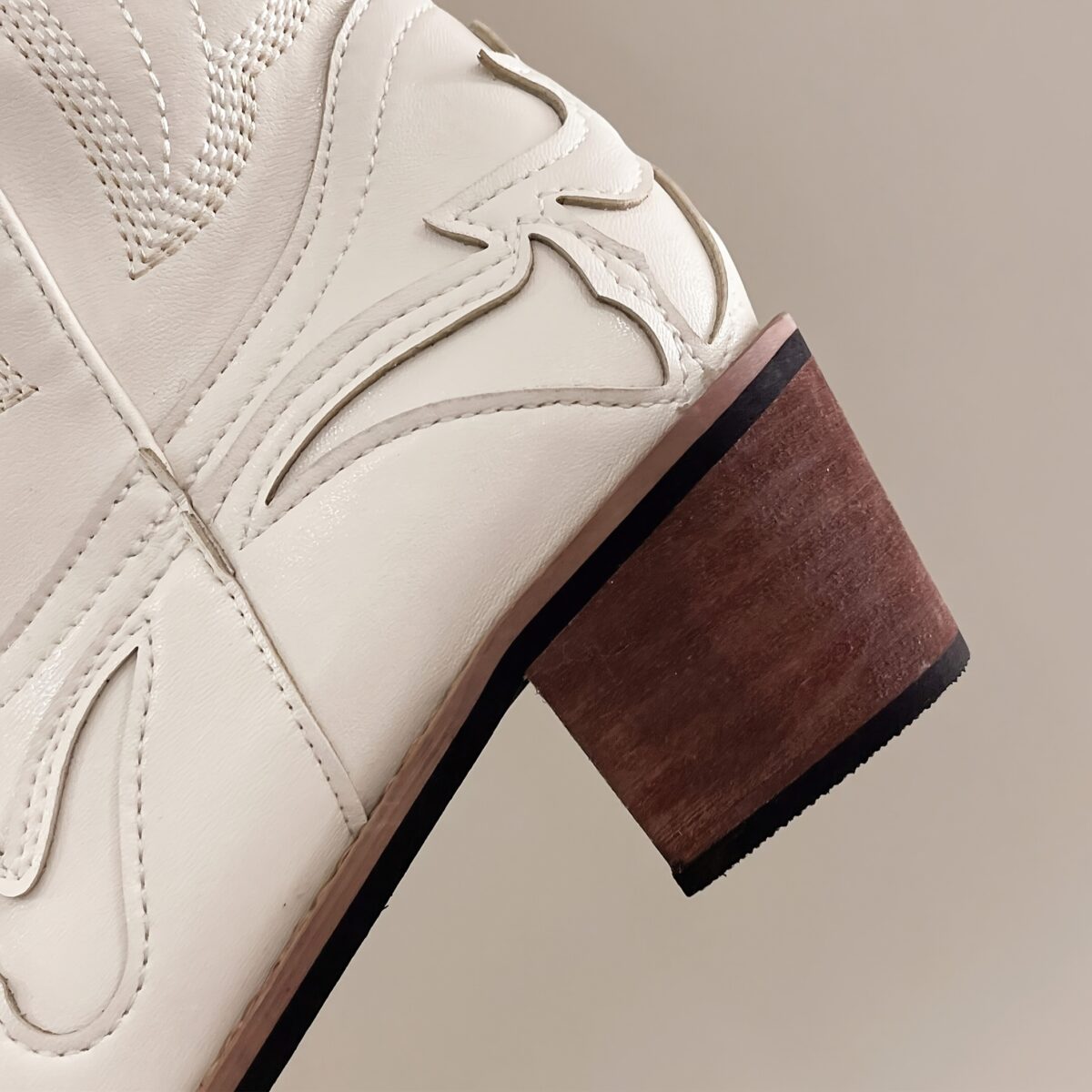 Stylish Embroidered Western Cowboy Boots from Newness perfect for any season These boots feature intricate embroidery and a classic silhouette
