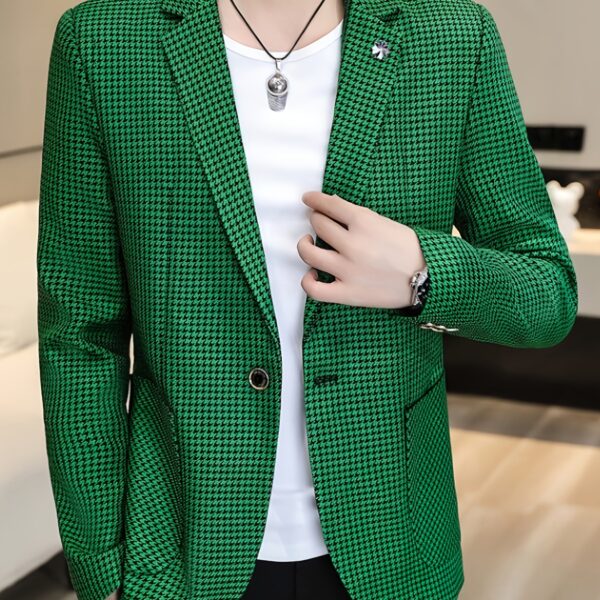 Newness Metropolitan Plaid Sport Coat in premium polyester, perfect for spring and autumn. Model wearing a stylish, sophisticated plaid sport coat.