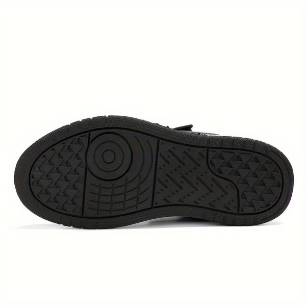 Newness Boys' Striped Low-Top Sneakers: Lightweight, breathable, and stylish striped sneakers perfect for play.