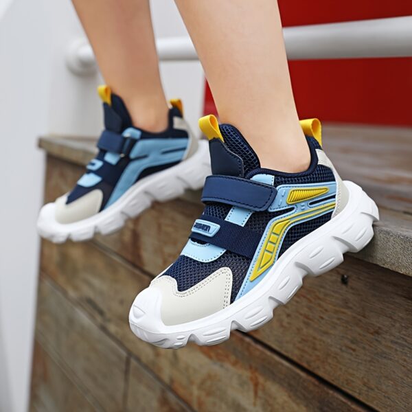 Newness Striped Hook & Loop Boys' Casual Shoes: Stylish and versatile boys' casual shoes in blue and white stripes, featuring breathable mesh and a comfortable EVA sole, perfect for spring and summer.