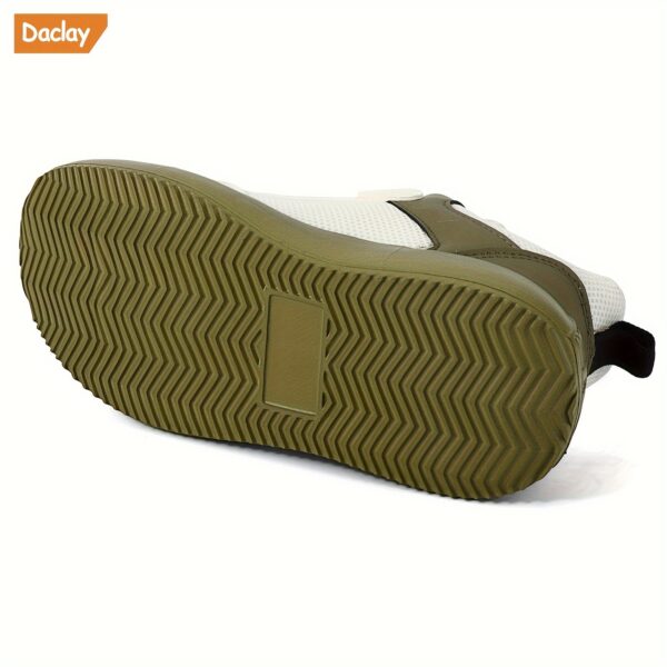 Stylish and comfortable DACLAY striped breathable boys' casual sneakers, perfect for all seasons. These shoes offer superior comfort and breathability.