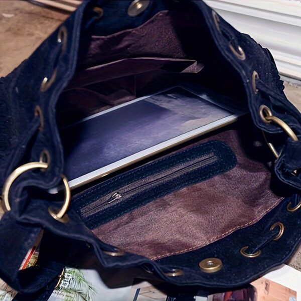Newness Chic Tassel Bucket Bag: A stylish, vintage-inspired bucket bag with tassels, perfect for any occasion.