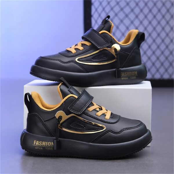 Stylish and comfortable boys' sneakers from Newness, perfect for active play. Lightweight design ensures all-day wear.