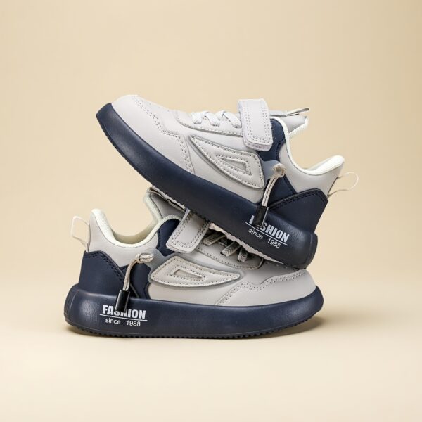 Stylish and comfortable boys' sneakers from Newness, perfect for active play. Lightweight design ensures all-day wear.