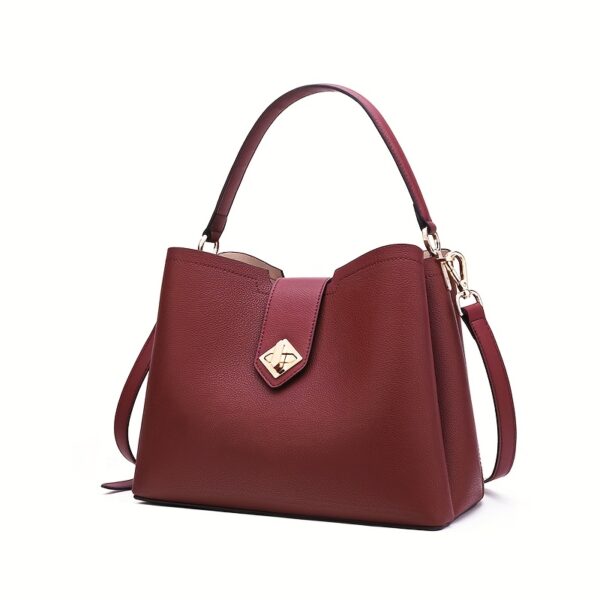 Newness Cosmopolitan Burgundy Shoulder Bag: Luxurious split leather shoulder bag with a removable strap, showcasing a timeless design.