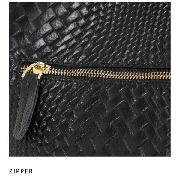 Newness Cairo Nights Black Leather Tote: A luxurious black leather tote bag with elegant structure, perfect for everyday chic.
