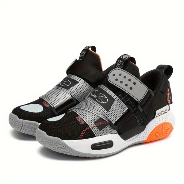 Stylish and comfortable striped active low-top sneakers for boys, perfect for any occasion.