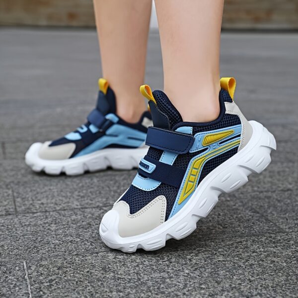 Newness Striped Hook & Loop Boys' Casual Shoes: Stylish and versatile boys' casual shoes in blue and white stripes, featuring breathable mesh and a comfortable EVA sole, perfect for spring and summer.