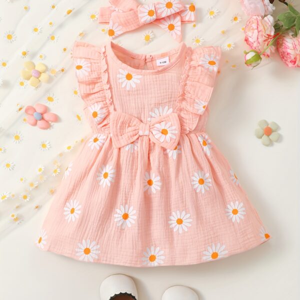 Adorable BrownBark daisy dress set perfect for summer. This cute and stylish outfit features a charming daisy print and is ideal for warm weather.