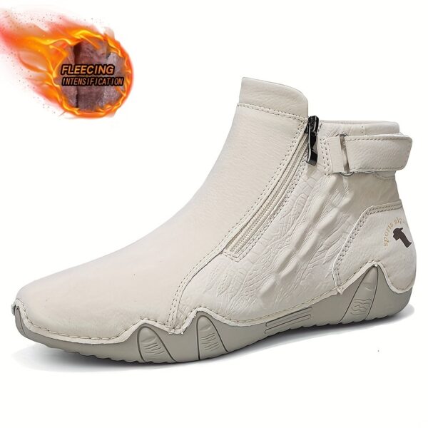 Newness Metropolitan Men's Zip-Up Boots: Stylish and comfortable men's zip-up boots, perfect for any occasion. Showcasing excellent craftsmanship and durable materials.