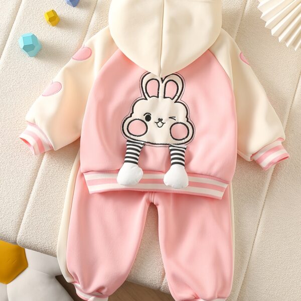 Adorable Spring Blossom Girls' Tracksuit, perfect for outdoor play. A charming pink and floral tracksuit, ideal for spring and summer.