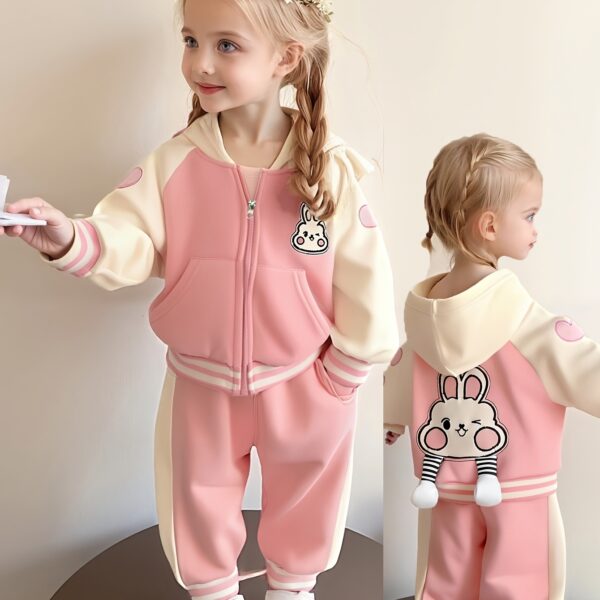 Adorable Spring Blossom Girls' Tracksuit, perfect for outdoor play. A charming pink and floral tracksuit, ideal for spring and summer.