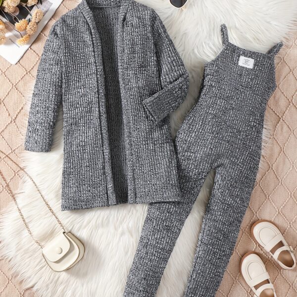 Adorable girls' Nordic minimalist romper set, perfect for spring and autumn. Featuring a stylish and simple design.