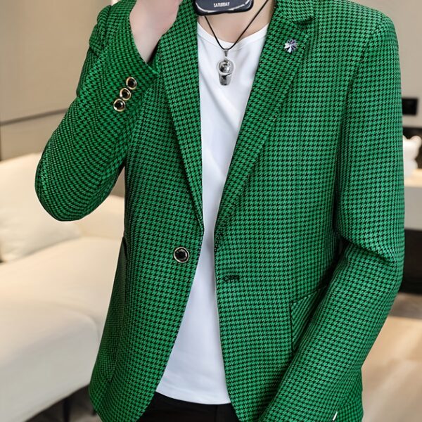 Newness Metropolitan Plaid Sport Coat in premium polyester, perfect for spring and autumn. Model wearing a stylish, sophisticated plaid sport coat.