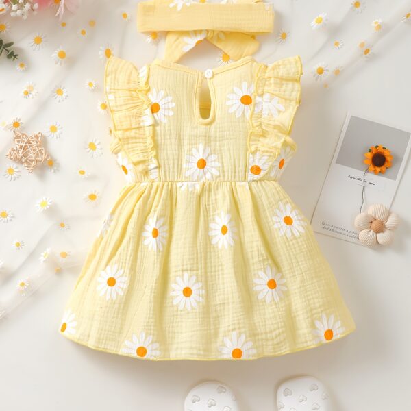 Adorable BrownBark daisy dress set perfect for summer. This cute and stylish outfit features a charming daisy print and is ideal for warm weather.