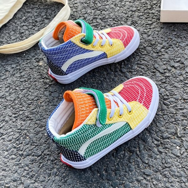 Newness Rainbow Retro Canvas Sneakers: Stylish and comfortable kids' sneakers, perfect for spring and fall. Lightweight and breathable canvas design in a vibrant rainbow color scheme.