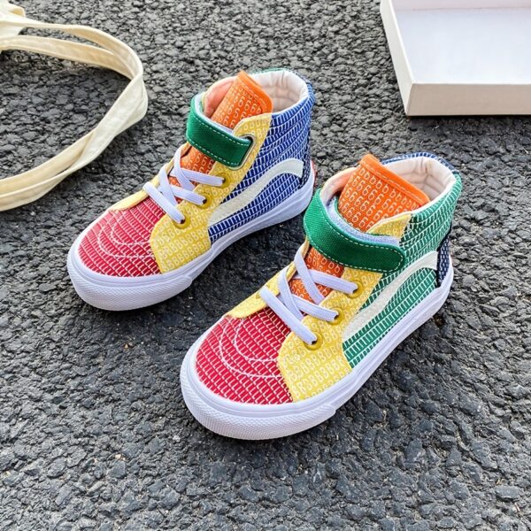 Newness Rainbow Retro Canvas Sneakers: Stylish and comfortable kids' sneakers, perfect for spring and fall. Lightweight and breathable canvas design in a vibrant rainbow color scheme.