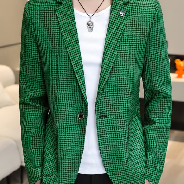 Newness Metropolitan Plaid Sport Coat in premium polyester, perfect for spring and autumn. Model wearing a stylish, sophisticated plaid sport coat.
