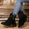 Newness Desert Bloom Western Boots Stylish western boots in a perfect fit showcasing the latest fashion trends