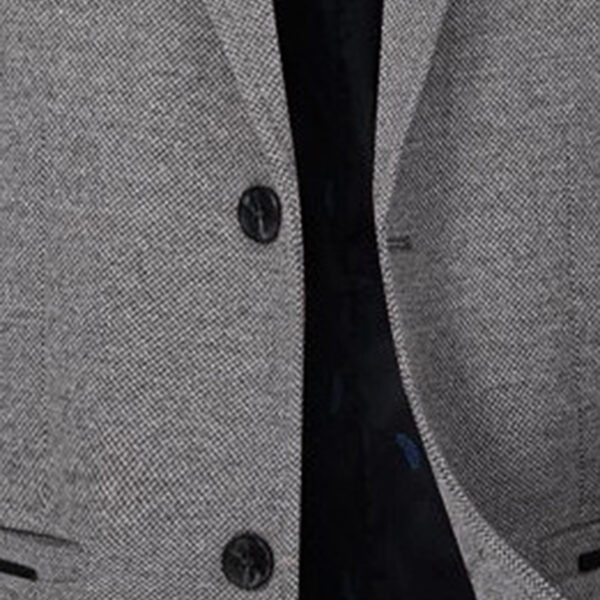 Newness Metropolitan Men's Tweed Blazer in luxurious tweed fabric, perfect for spring and fall. Model wears a classic men's blazer, ideal for smart casual or formal events.