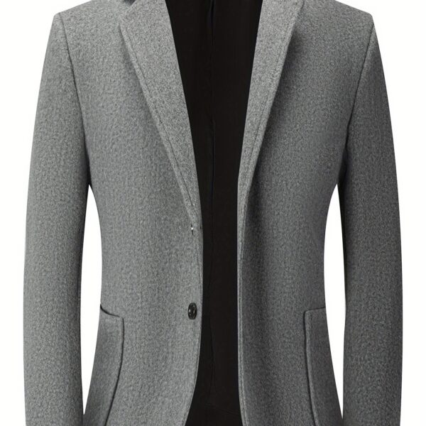 Newness Metropolitan Slim Fit Blazer: A versatile navy blazer for men, perfect for both casual and formal occasions. Model showcasing the slim fit and tailored design.