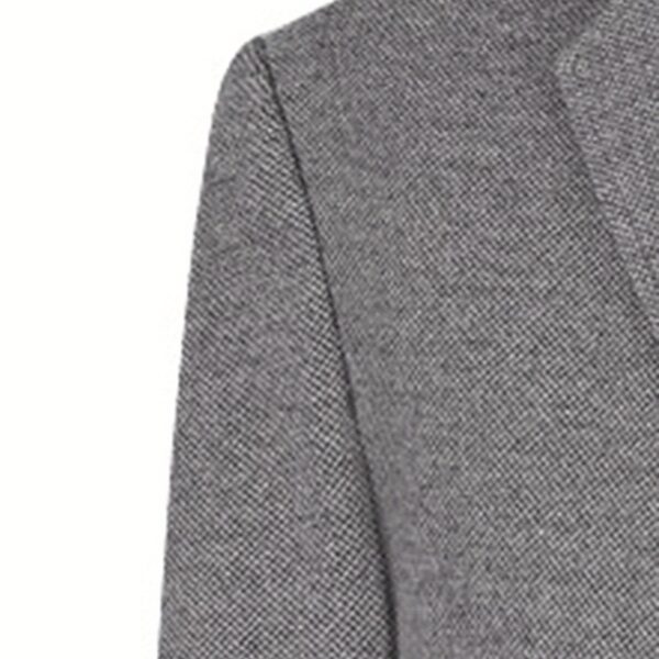 Newness Metropolitan Men's Tweed Blazer in luxurious tweed fabric, perfect for spring and fall. Model wears a classic men's blazer, ideal for smart casual or formal events.