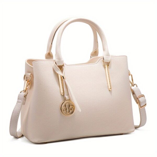 The Newness Urban Escape Mother's Day Bag: A stylish and functional tote bag, perfect for Mom. Spacious interior, comfortable straps, and elegant design.