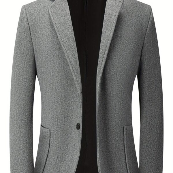 Newness Metropolitan Slim Fit Blazer: A versatile navy blazer for men, perfect for both casual and formal occasions. Model showcasing the slim fit and tailored design.