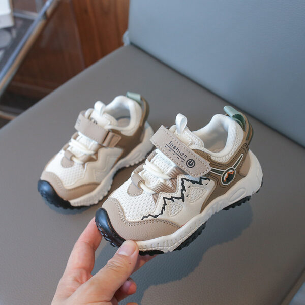 Stylish and comfortable Cloudwalkers Breathable Kids' Sneakers in white, perfect for play or school. Newness brand logo subtly displayed.