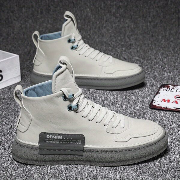 Newness Urban Explorer Men's High-Top Boots: Stylish and comfortable high-top boots for men, perfect for city exploration.